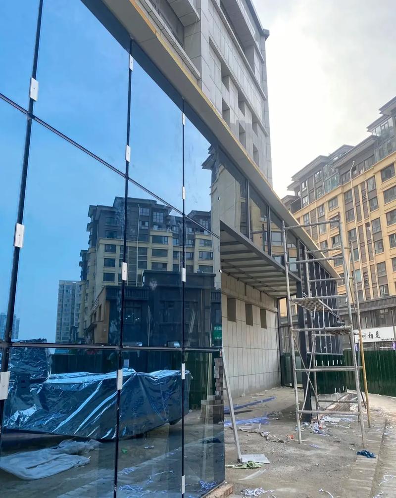 在深圳做玻璃幕墙装饰 机遇与挑战并存的建筑领域探索