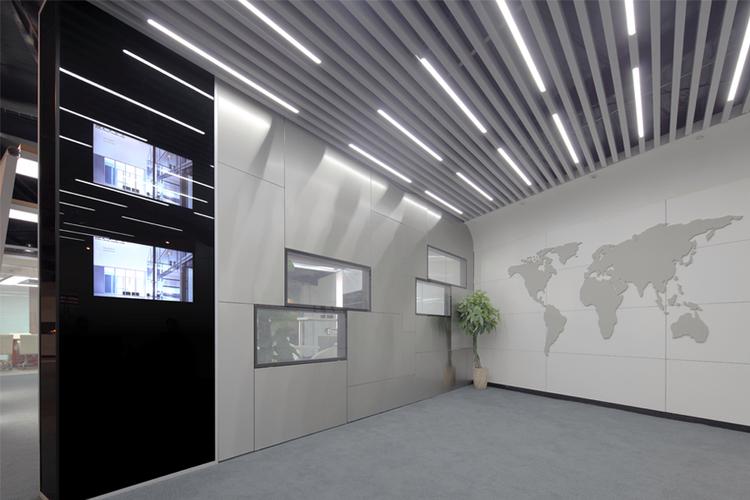 玻璃隔断与玻璃幕墙工程 现代建筑空间的通透美学与工程实践